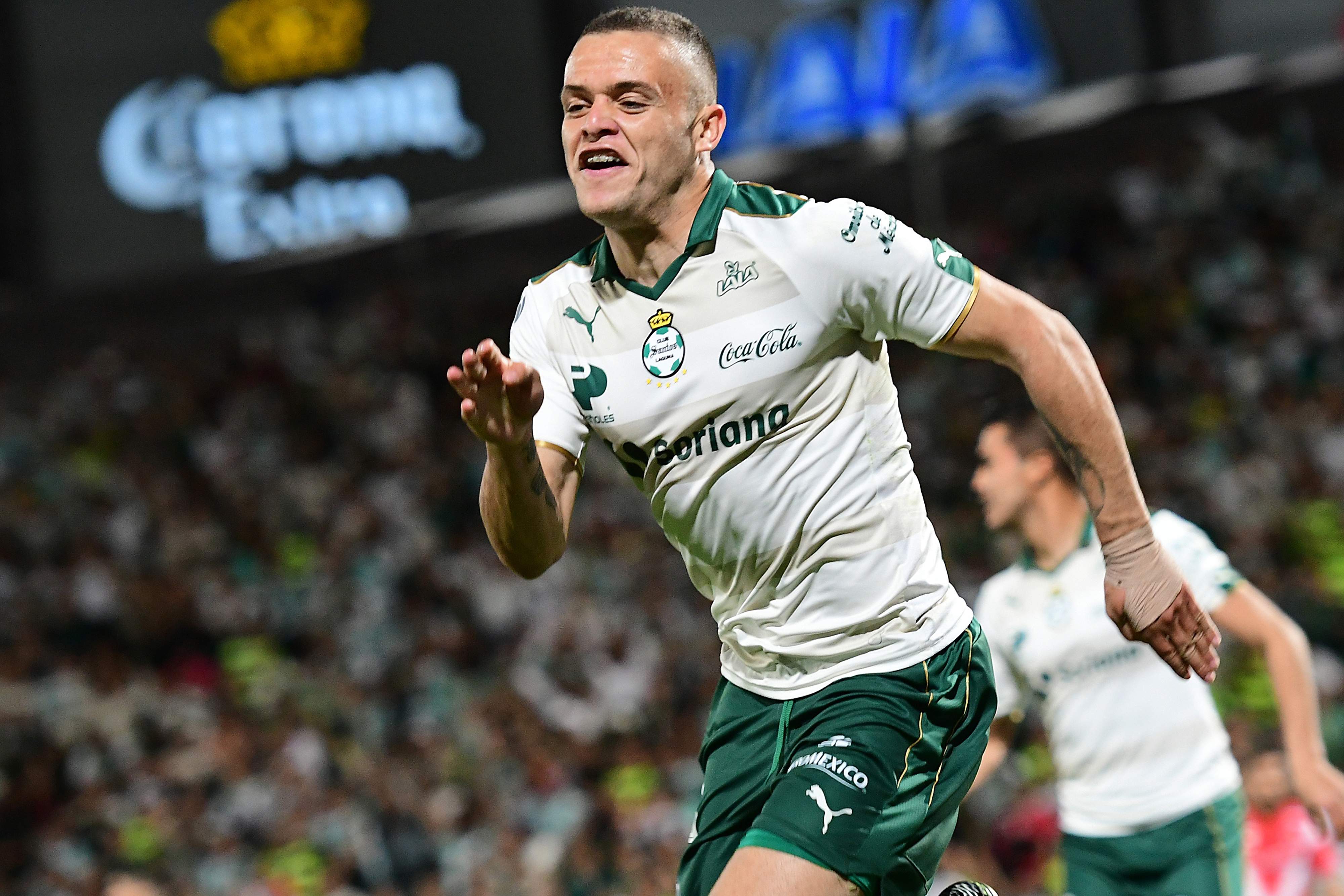 Santos logra su primer triunfo del torneo