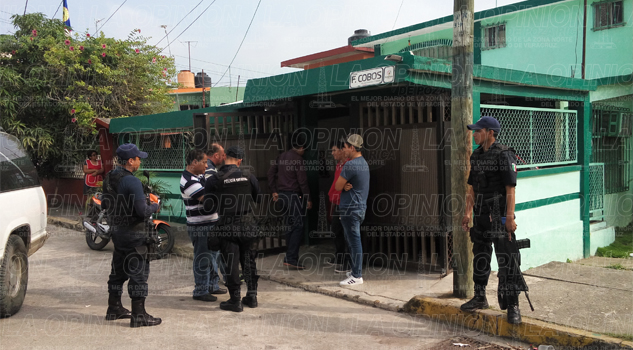 Se mata al interior de su casa Se mata al interior de su casa