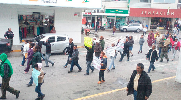 Siguen marchas pacíficas contra gasolinazo Sociedad Tuxpan Marcha Gasolinazo