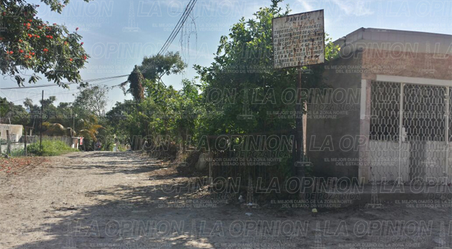 Solicitan luminarias en la colonia La Ceiba Solicitan luminarias en la colonia La Ceiba
