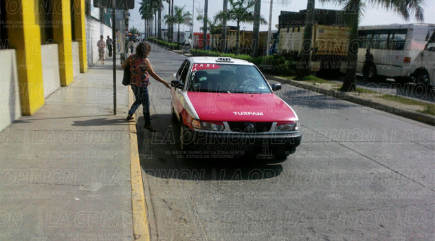 Tenemos que comer: taxista; abandonan la manifestación Tenemos que comer