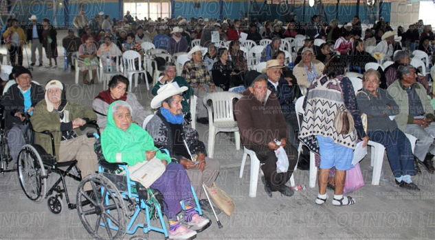Trato especial para adultos mayores Trato especial para adultos mayores