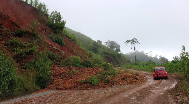 Acusan pésimas obras de la SCT en 3 poblaciones Acusan pésimas obras de la SCT en 3 poblaciones