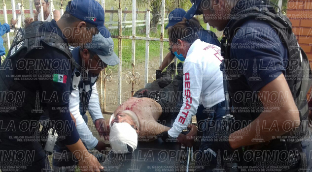 Al borde de la muerte tras brutal volcadura Al borde de la muerte tras brutal volcadura