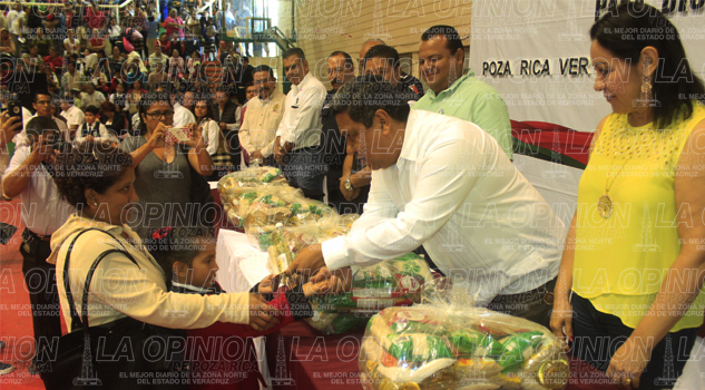 Alcalde no pierde la esperanza en Pemex Alcalde no pierde la esperanza en Pemex