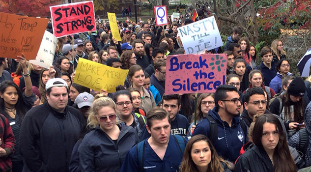 Alcaldes, estados y empresas de EU se unen contra política migratoria Alcaldes, estados y empresas de EU se unenen contra de la política migratoria