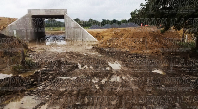 Campesinos, ganaderos y estudiantes amenazan con bloqueo Campesinos, ganaderos y estudiantes amenazan con bloqueo