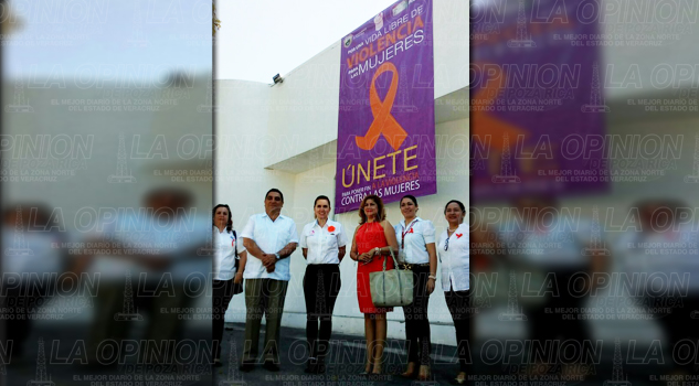 Colocan lona alusiva al Día Naranja Colocan lona alusiva al Día Naranja