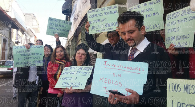 Denuncian académicos atrasos en salarios Denuncian académicos atrasos en salarios