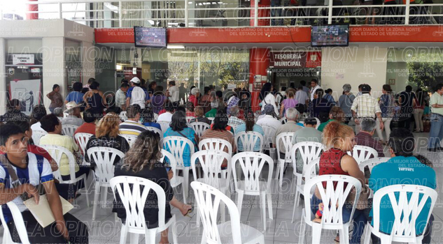 Gran movimiento en Tesorería Municipal y el Registro Civil Gran movimiento en Tesorería Municipal y el Registro Civil
