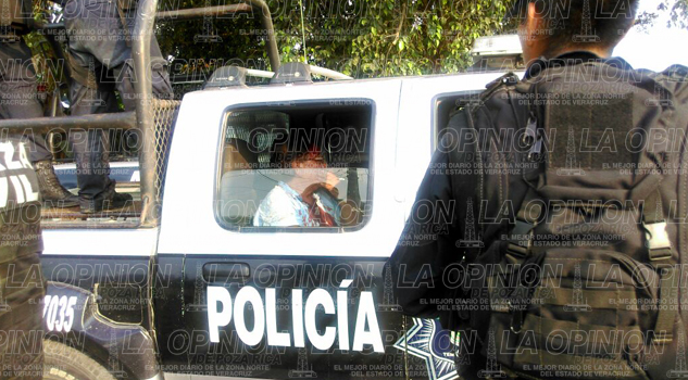 Integrantes de los 400 Pueblos entraron con capa y espada a El Guayabo Integrantes de los 400 Pueblos entraron con capa y espada a El Guayabo