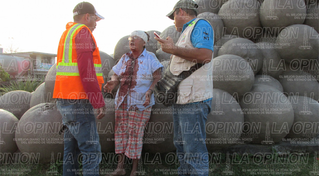 Integrantes de los 400 Pueblos entraron con capa y espada a El Guayabo Integrantes de los 400 Pueblos entraron con capa y espada a El Guayabo