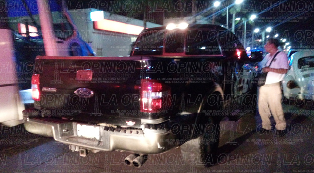 Se estrella en una camioneta Se estrella en una camioneta