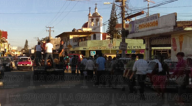 Se retiran campesinos de la explanada municipal Se retiran campesinos de la explanada municipal
