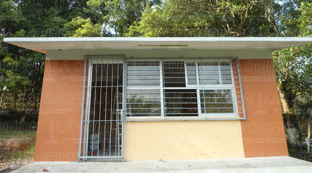 Tienen años sin contar con energía la eléctrica Tienen años sin contar con energía la eléctrica