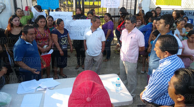 Toman escuela primaria en Coatzintla Toman escuela primaria en Coatzintla