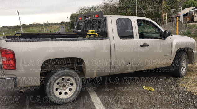 Balean una camioneta frente al rancho El 50 Balean una camioneta frente al rancho El 50