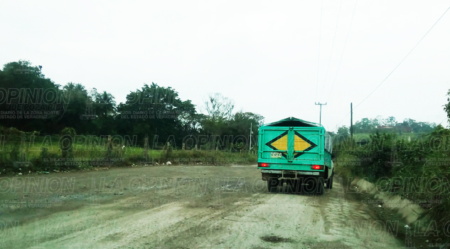 Carretera en mal estado Carretera en mal estado