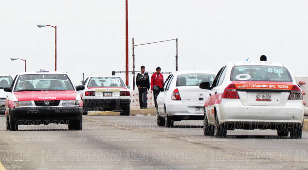 Difícil, retirar a taxis colectivos Difícil, retirar a taxis colectivos