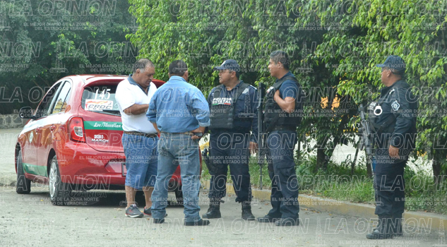 Filtros de Policía azoran a taxistas Filtros de Policía azoran a taxistas