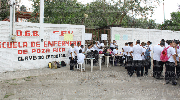 Liberaron alumnos la escuela de Enfermería Liberaron alumnos la escuela de Enfermería