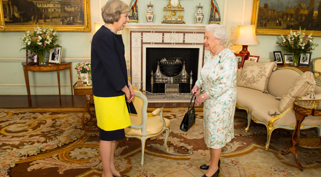 May podrá iniciar el Brexit; la reina Isabel aprueba decreto May podrá iniciar el Brexit; la reina Isabel aprueba decreto