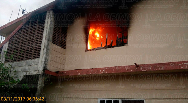 Vivienda arde en llamas Naranjos Vivienda Arde Llamas
