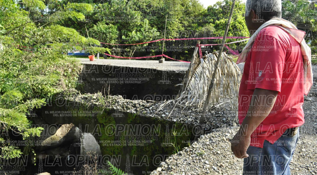Podrían quedar incomunicados; carretera en mal estado Podrían quedar incomunicados; carretera en mal estado