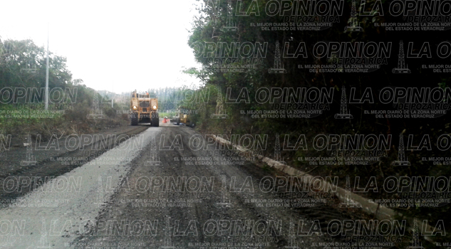 Rehabilitan la carretera a Tuxpan Rehabilitan la carretera a Tuxpan