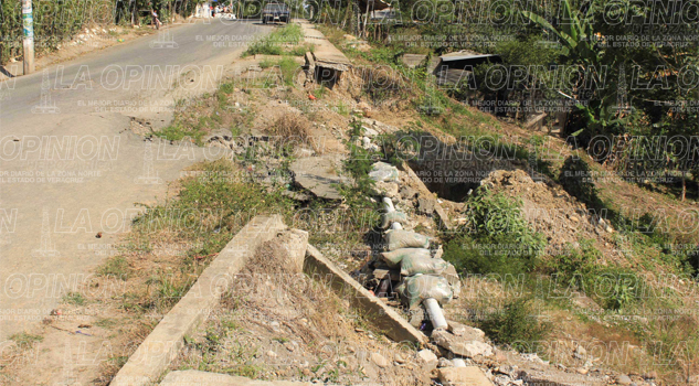 Se hunde la carretera Se hunde la carretera