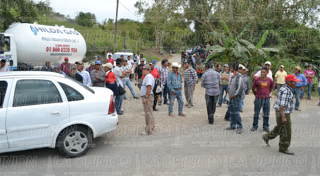 Sigue bloqueo de 84 pozos petroleros Sigue bloqueo de 84 pozos petroleros