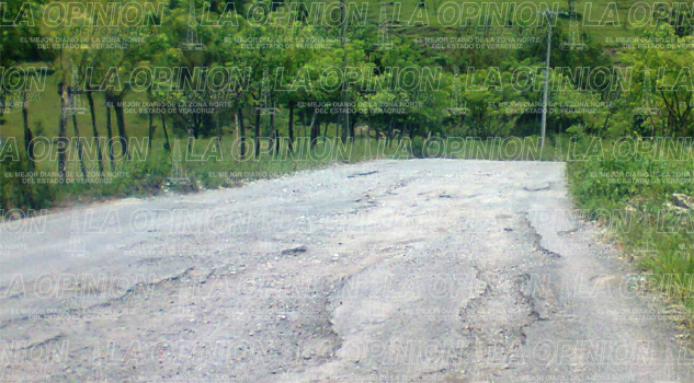 Urge la rehabilitación de la carpeta asfáltica Urge la rehabilitación de la carpeta asfáltica