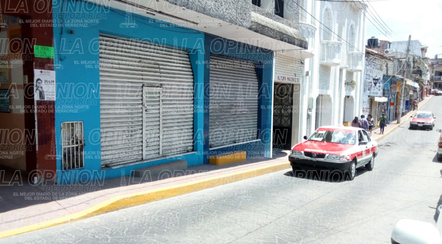 Cierran mas negocios en la zona centro de Papantla Cierran mas negocios en la zona centro de Papanla