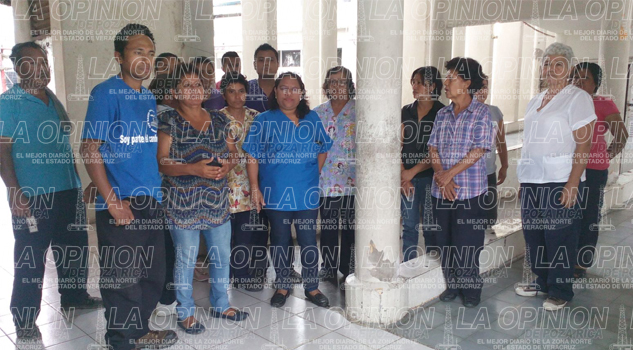 Denuncian trabajadores del área de limpieza haber sido estafados Denuncian trabajadores del área de limpieza haber sido estafados