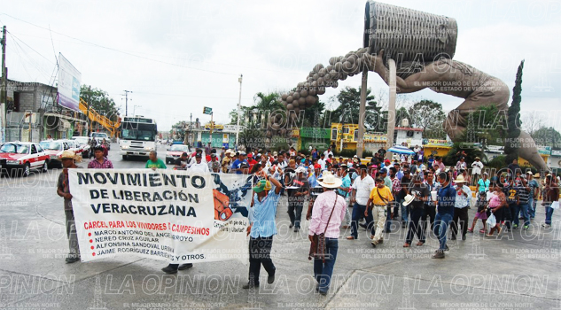 Desalojados de los predios El Guayabo exigen devolución de tierras Desalojados de los predios El Guayabo exigen devolución de tierras