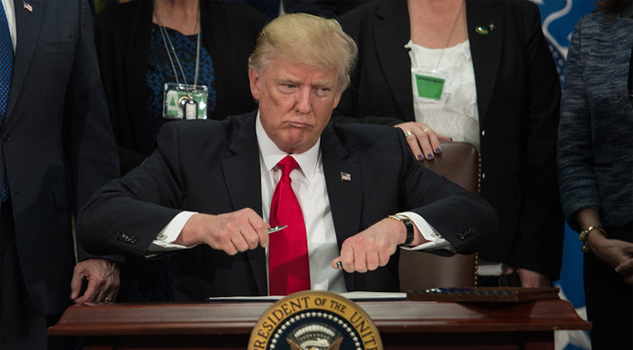 Estadounidenses se oponen a pagar por el muro de Donald Trump Estadounidenses se oponen a pagar por el muro del presidente Donald Trump