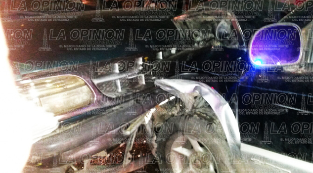 Fuerte impacto entre dos autos Fuerte impacto entre dos autos