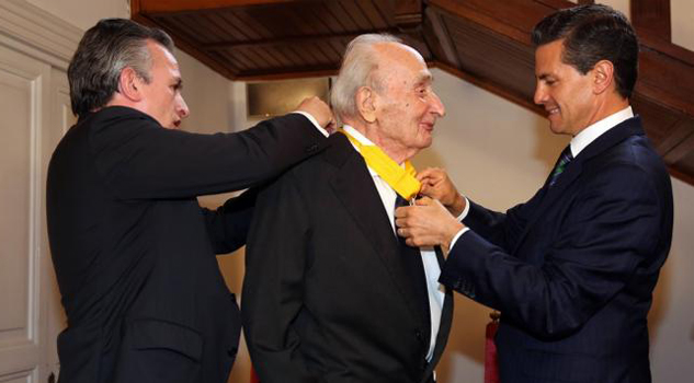 Lamenta Peña Nieto, muerte del politólogo italiano Giovanni Sartori Lamenta Peña Nieto, muerte del politólogo italiano Giovanni Sartori