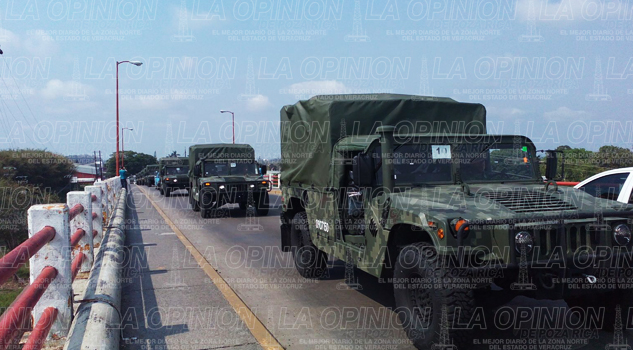 Llegan a Tuxpan 103 vehículos del Ejército Mexicano Llegan a Tuxpan 103 vehículos del Ejército Mexicano