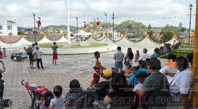 Llegan turistas a Papantla Llegan turistas a Papantla