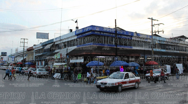 Locatarios no pagan impuestos Locatarios no pagan impuestos