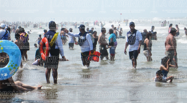 Marinos recorren playas para reforzar seguridad Marinos recorren playas para reforzar seguridad