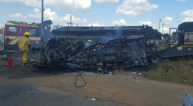 Mueren niños en choque de transporte escolar Mueren niños en choque de transporte escolar