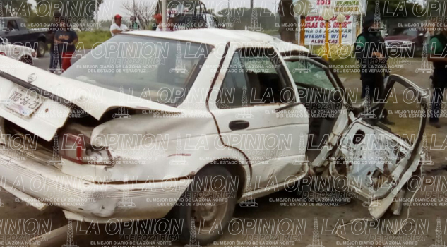 Sentra destroza a un Tsuru Sentra destroza a un Tsuru