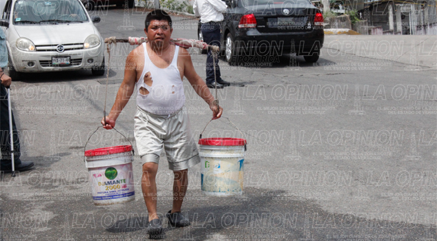 Sin servicio de agua; se quejan los usuarios