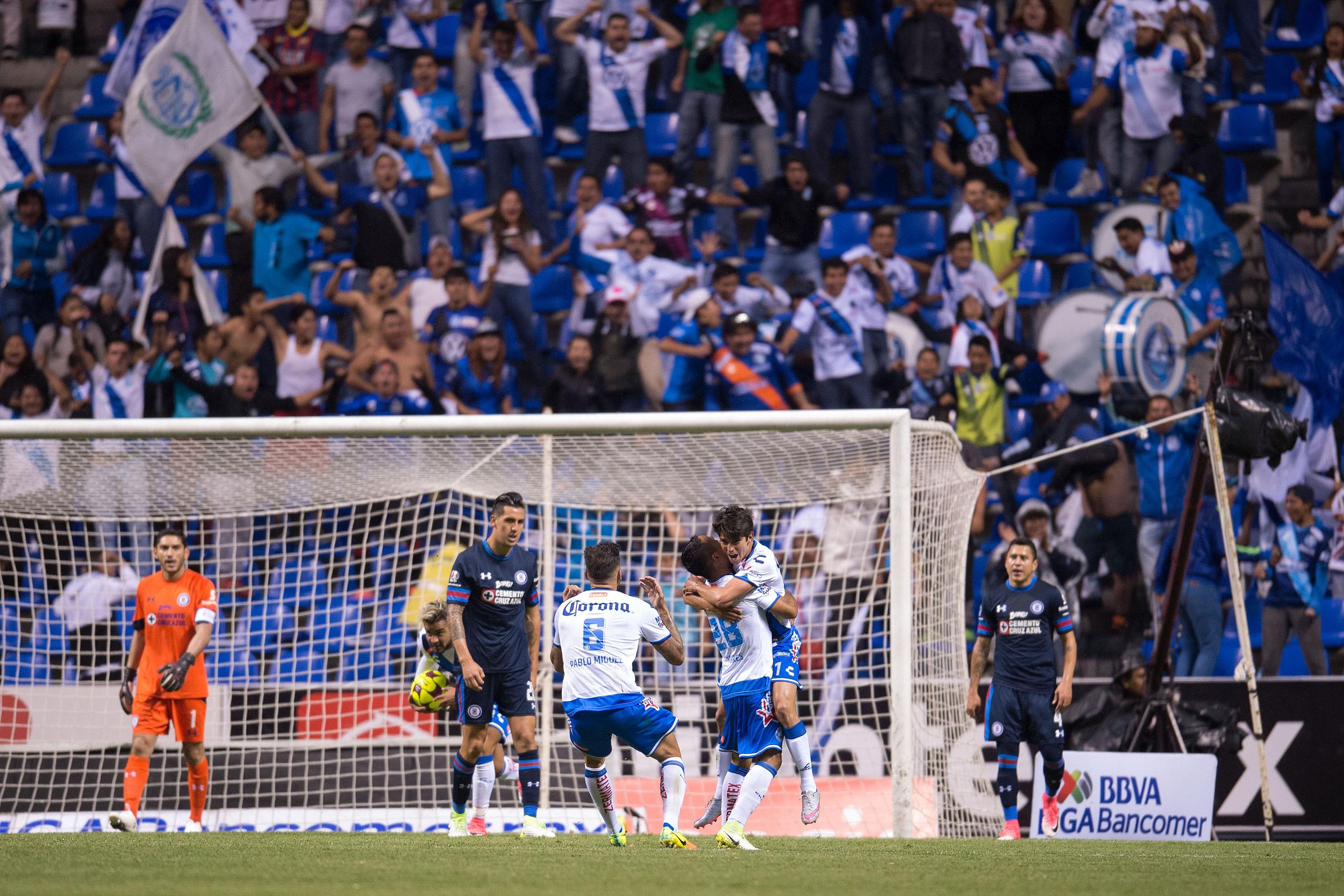 ¡OTRA CRUZAZULEADA!