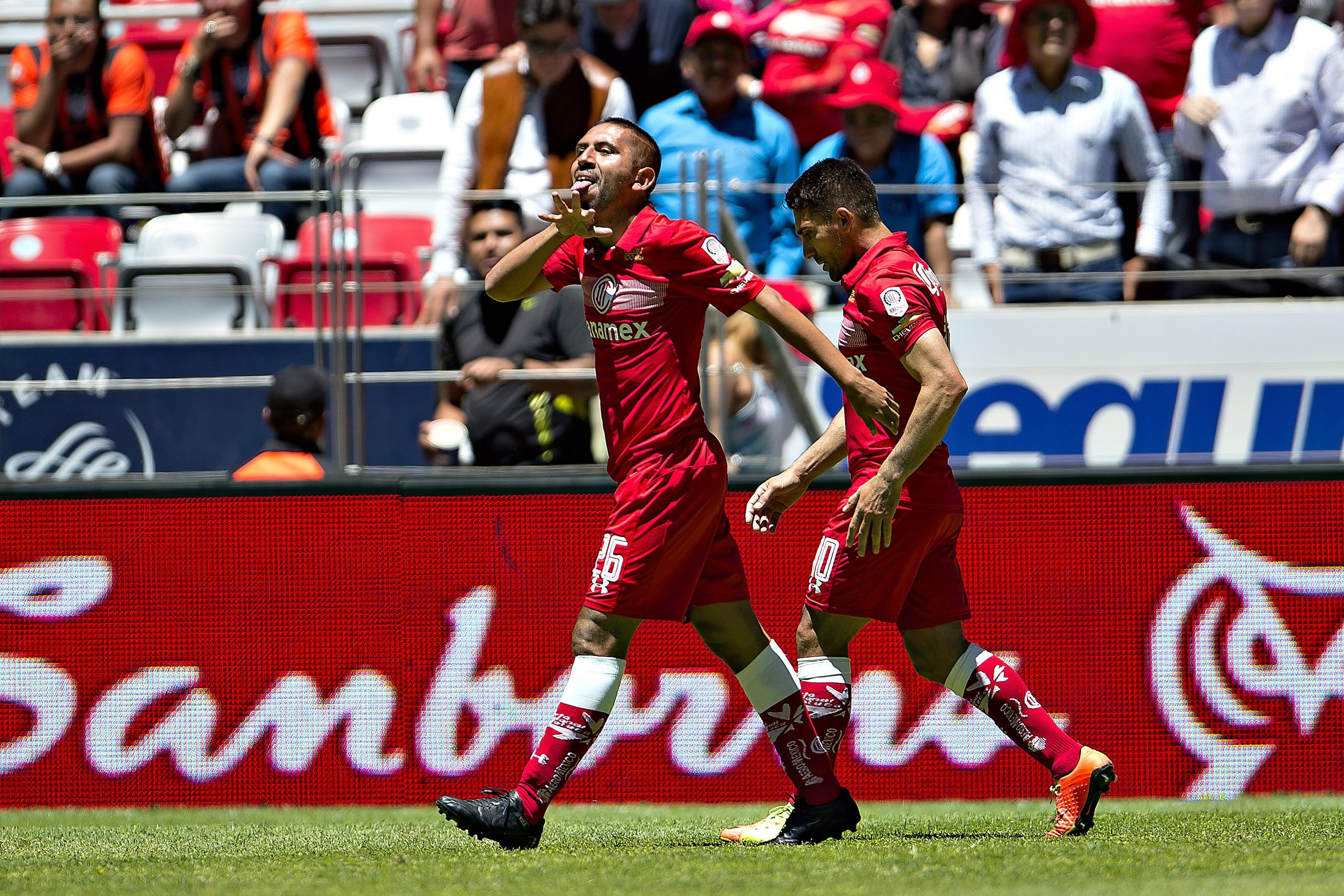 ¡Toluca vence a Necaxa y es líder!