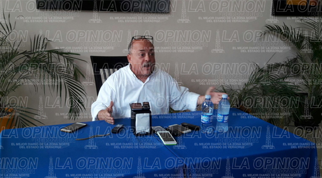 Abandonan al Lobo Abandonan al Lobo