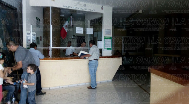 Apagones afectan actividades en el Ayuntamiento Apagones afectan actividades en el Ayuntamiento