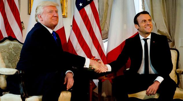 Apretón de manos entre Macron y Trump causa revuelo en Twitter Apretón de manos entre Macron y Trump causa revuelo en Twitter